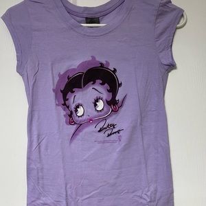 Betty Boop purple tee shirt w cap sleeves. Size M